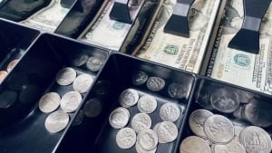 Amerikalik yoqilg‘i shoxobchasida noyob tanga topildi