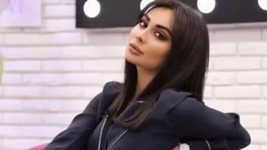 Munisa Rizayeva is spending sweet moments with her child (video)