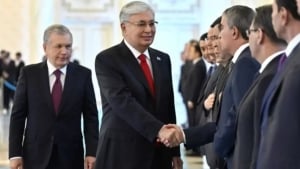 To‘qayev yil oxirida O‘zbekistonga tashrif uyushtiradi