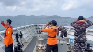 Indoneziyada kema halokatidan so'ng besh kishi mo'jiza tufayli qutqarildi