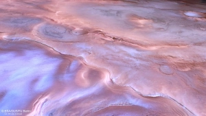 Mars sayyorasidagi ulkan qoyalar va noyob tizmalar tasvirga olindi