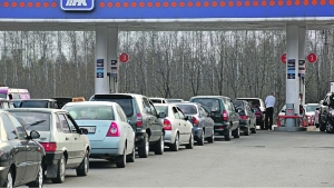 Rossiyada amaldorlar uchun benzin quyishda imtiyozli tartib joriy etildi