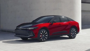 Новый «Toyota Crown» представлен с устраненными недостатками дизайна
