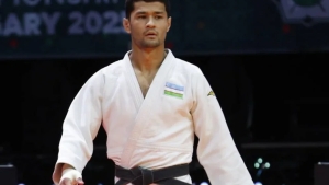 Azizbek Ortiqov Dushanbedagi Katta dubulg'a turnirida kumush medal oldi