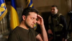 How did Zelensky respond to the suspension of US military aid?