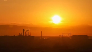 The temperature in Uzbekistan is dropping and the wind is strengthening
