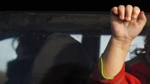 Sardiniyada issiq mashinada bola vafot etdi