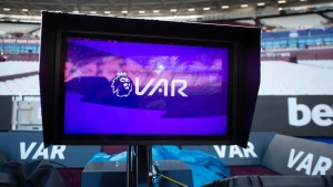 Английский футбол испытывает систему "челлендж" для тренеров