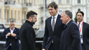 Tramp vakillari Kiyevda Zelenskiy bilan urushni to'xtatishni muhokama qildi