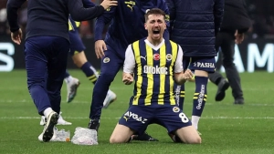 «Fenerbahche» sardori o'yinlarga pul tikgani uchun chetlatildi