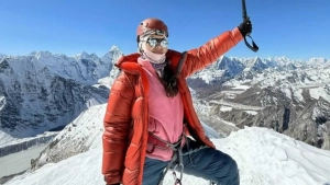 Alyona Aitova Island-Pik cho‘qqisini zabt etdi.