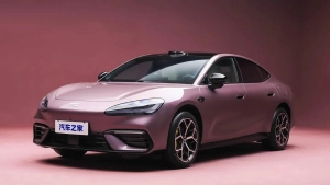 Geely kompaniyasi yangi flagman elektr sedani uchun buyurtmalar qabul qilishni boshladi