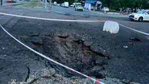 Kiyevga raketa hujumi oqibatida o'n nafar kishi yaralandi