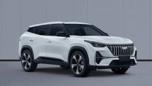 «Geely» kompaniyasi yangilangan krossoverining ilk suratlarini e’lon qildi
