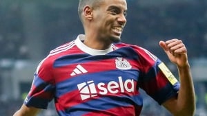 Liverpul Isak transferi ustida ish olib bormoqda