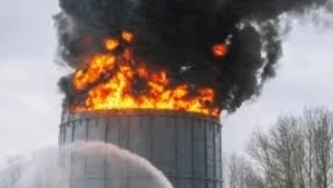 Fire at oil refinery in Australia could raise fuel prices