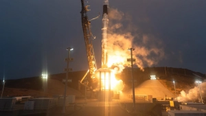 SpaceX kompaniyasi Falcon 9 raketasidan bosqichma-bosqich voz kechmoqda