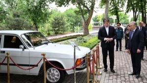 Шавкат Мирзиёев посетил Мирзо-Улугбекский район и почтил память о прошлом