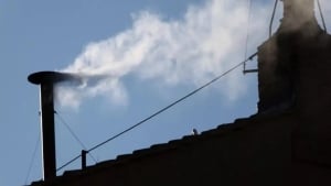 Vatikanda oq tutun ko‘tarildi: Yangi Rim papasi saylandi...