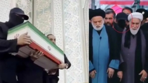 Eron oliy rahbarining dafn marosimidagi sirli shaxs kimligi ma'lum bo'ldi