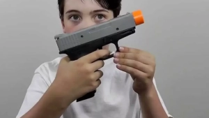Japan is exporting 16,000 toy pistols