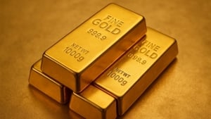 China is increasing gold reserves and raising the price