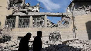 Yaqin Sharqda Harbiy Mojaro Kengaymoqda: Eron Nishonda