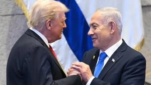 Tramp Netanyahuni suddagi ayblovlardan himoya qildi
