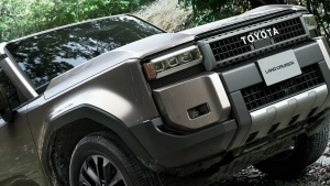 «Toyota» kuchli tayfun sababli Yaponiyadagi to'qqizta zavodini yopdi