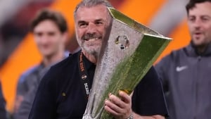 Postekoglu: “We believed and put pressure to break the era without a trophy”