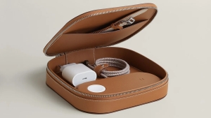 Hermes представил сумку с системой зарядки для устройств Apple