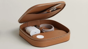 Hermes Apple qurilmalari uchun quvvatlash tizimli sumka taqdim etdi