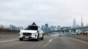 Waymo kompaniyasi haydovchisiz avtomobillarini magistral yo'llarga qaytara boshladi