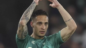 Антони хочет остаться в "Бетисе", "МЮ" хочет продать