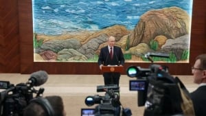 Putin: Ukraina qo‘shinlari chiqsa, janglar to‘xtaydi