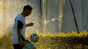 Lionel Messi boyligi bir milliard dollardan oshgan ikkinchi futbolchi bo'ldi