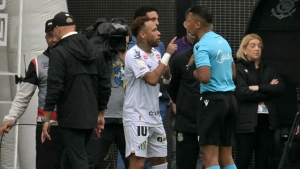 Hakam xatosi sababli Neymar maydonni muddatidan avval tark etdi