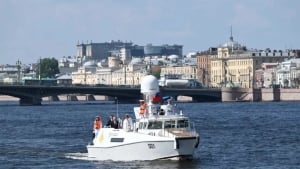 Sankt-Peterburgda Harbiy-dengiz kuni dron hujumlari ostida o‘tdi