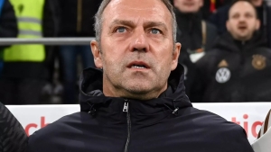 Barselona stadion rekonstruksiyasi kechikmoqda, Flik hayron