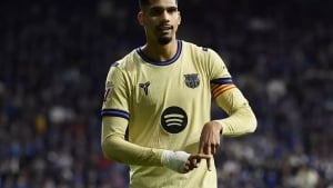 Araujo Barselonada faoliyatini davom ettiradi