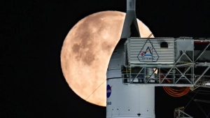 NASA fazogirlari Oyning asl rangi haqidagi qarashlarni o'zgartirdi