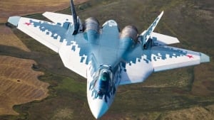 Su-57 F-35 ga raqobatda texnik imkoniyat yetarli emas