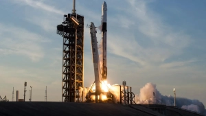 NASA va SpaceX koinotga parvozlar bo'yicha yangi shartnoma imzoladi