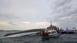 A boat capsized in Halong Bay, resulting in the death of 34 people