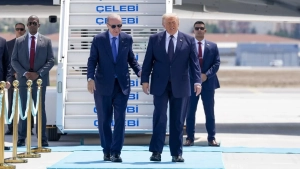Donald Tramp Anqarada Rajab Toyyib Erdog'an bilan uchrashdi