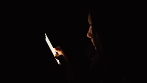 Yevropada jurnalistlar telefoniga josuslik dasturi orqali hujum qilindi