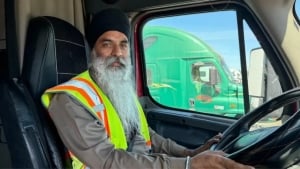 Florida yuk mashinasidagi avariya uch kishini oldi