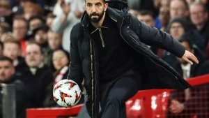 Каррагер: Красота Аморимы сохраняет работу