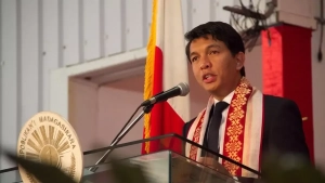 Madagaskarda tartibsizliklar ortidan prezident ketdi