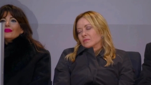 Jorja Meloni Olimpiya ochilishida uxlab qoldi